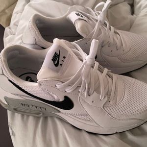 Air max white & black